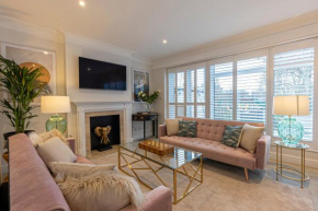 Stunning 3-bed house with roof terrace near King’s Road in Chelsea, London